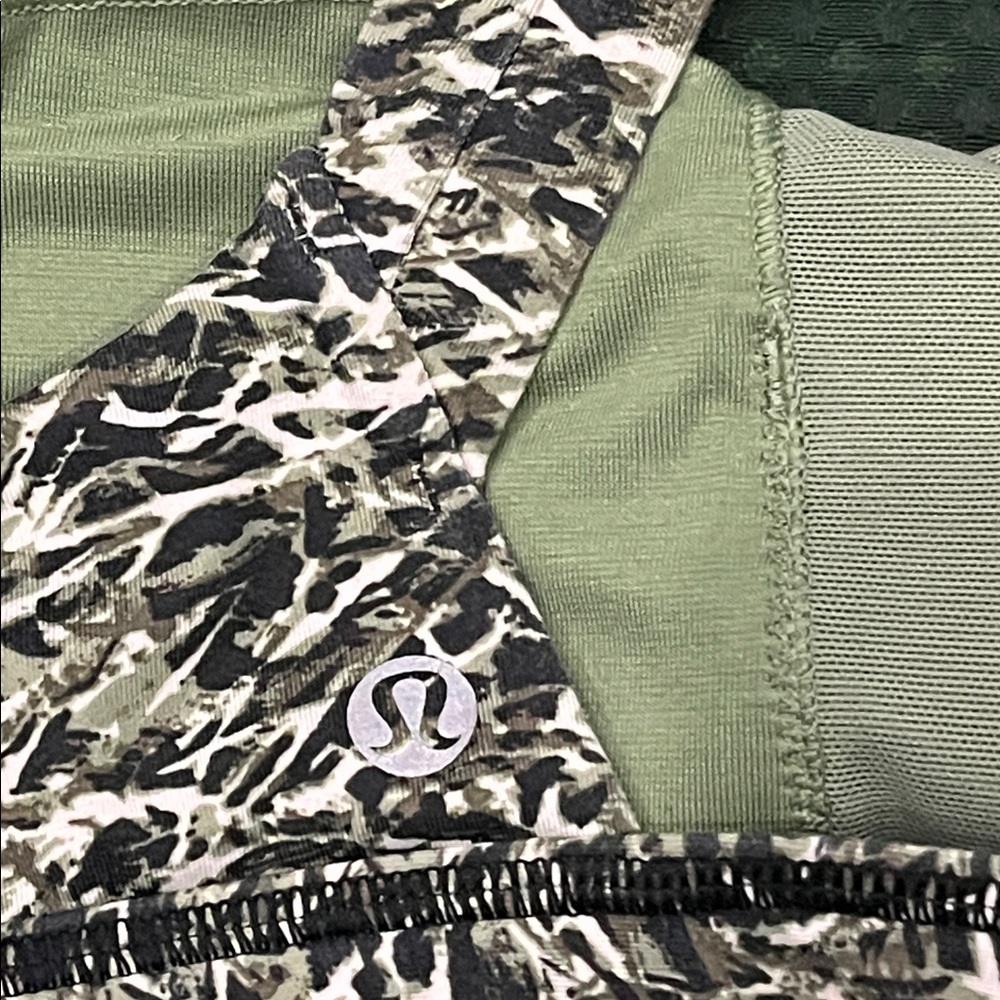 Lululemon bra sports size 6 Patterned Sports Bra Green Lining XS extra small - Picture 7 of 9